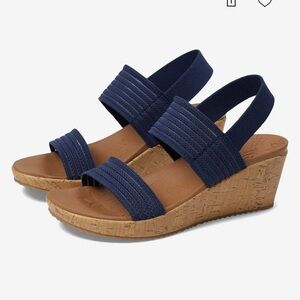 Skechers Size 9 Navy Blue Sandals. Great condition.